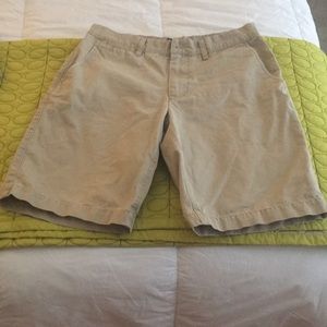 Gap Men’s Khaki Shorts-SIZE 33